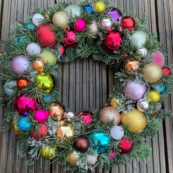 Couronne de boules arc-en-ciel multicolore, couronne de Noël, décoration de porte festive