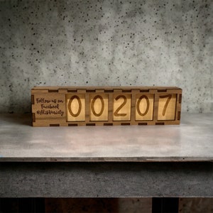 Desktop Social Media Followers Tracker - countertop counter for Facebook Instagram, vacation countdown, book tracker, track anything