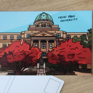 Cartão-postal da Texas A&M – Lembrança vintage de College Station, Texas | Presente com espírito de Aggie | Impressão artística do campus da TAMU | Presente de formatura