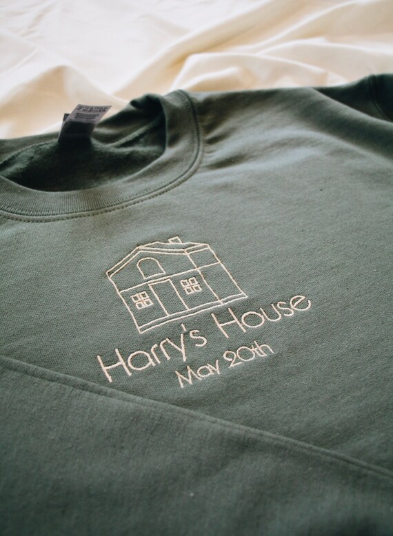 HARRY&#39;S HOUSE || Embroidered Crewneck