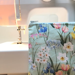 Spring Floral Zipper Pouch | Cosmetic Pouch | Mother&#39;s Day Pouch | Makeup Pouch | Lined Zipper Pouch | Travel Pouch | Coin Purse | Flower