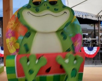 Frog Paper Plate and Napkin Holder