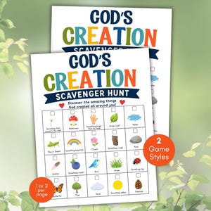 Könnte beinhalten: Zwei weiße Papierbögen für eine Schnitzeljagd mit der Überschrift GOD'S CREATION SCAVENGER HUNT in buntem Text. Jeder Bogen enthält ein Raster mit zwanzig Suchobjekten, darunter ein Pilz, ein Blatt, ein Stein und ein Schmetterling mit Kästchen.