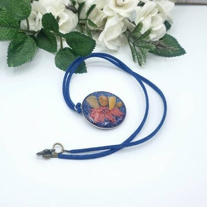 Blue Necklace for Women, Seashell Necklace Ocean Pendant, Unique Gift for Sister, Beach Lover Gift, Beachy Boho Jewelry, Summer Fashion