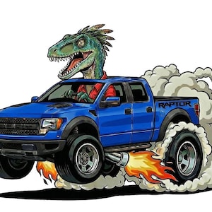 Peut inclure: Illustration de dessin animé d'un pick-up Ford Raptor bleu avec un dinosaure vert au volant. Le camion a de gros pneus, des flammes et des effets de fumée. Le dinosaure porte une chemise rouge.
