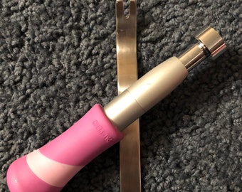 Pink Tacker & Extractor Tool for Needlepoint and Quilting
