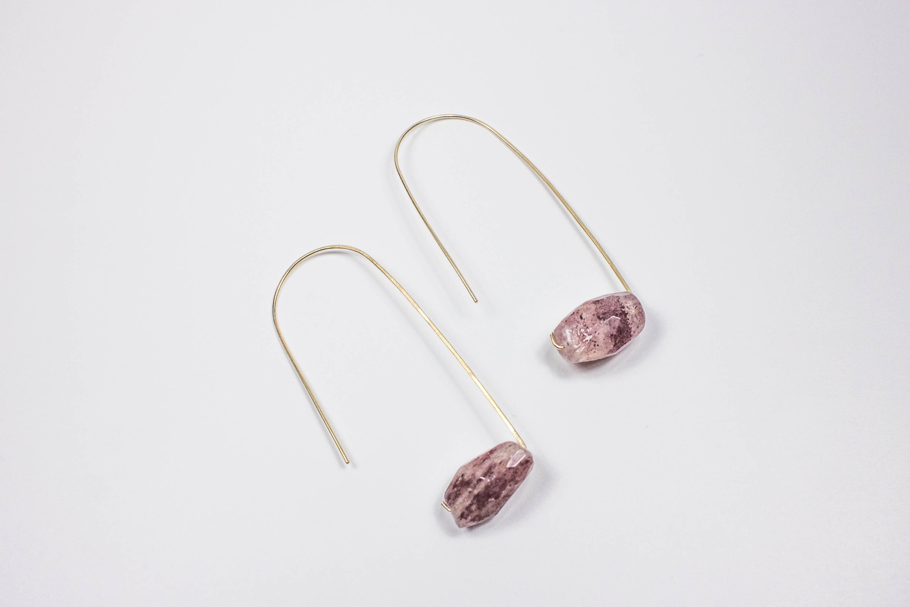 Pendientes de aro de latón abierto alargado de piedra de fresa | Etsy