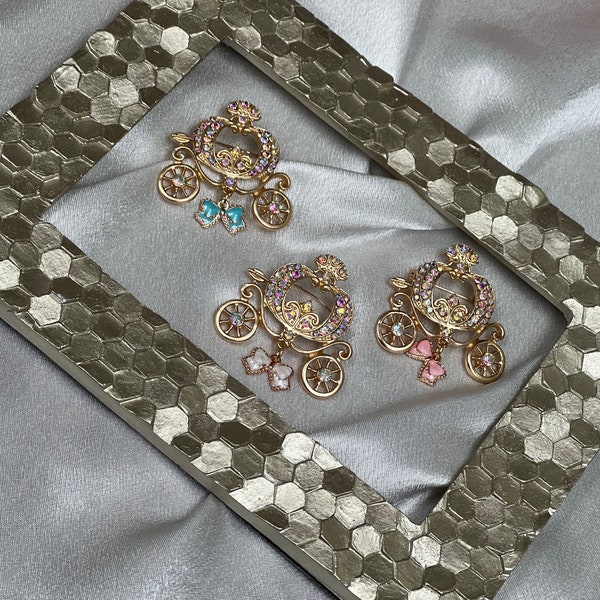 Gold Pumpkin Carriage Rhinestone Brooch | Elegant Fairy Tale Brooch | Cinderella Brooch | vintage Accessories | Princess | Modern gift