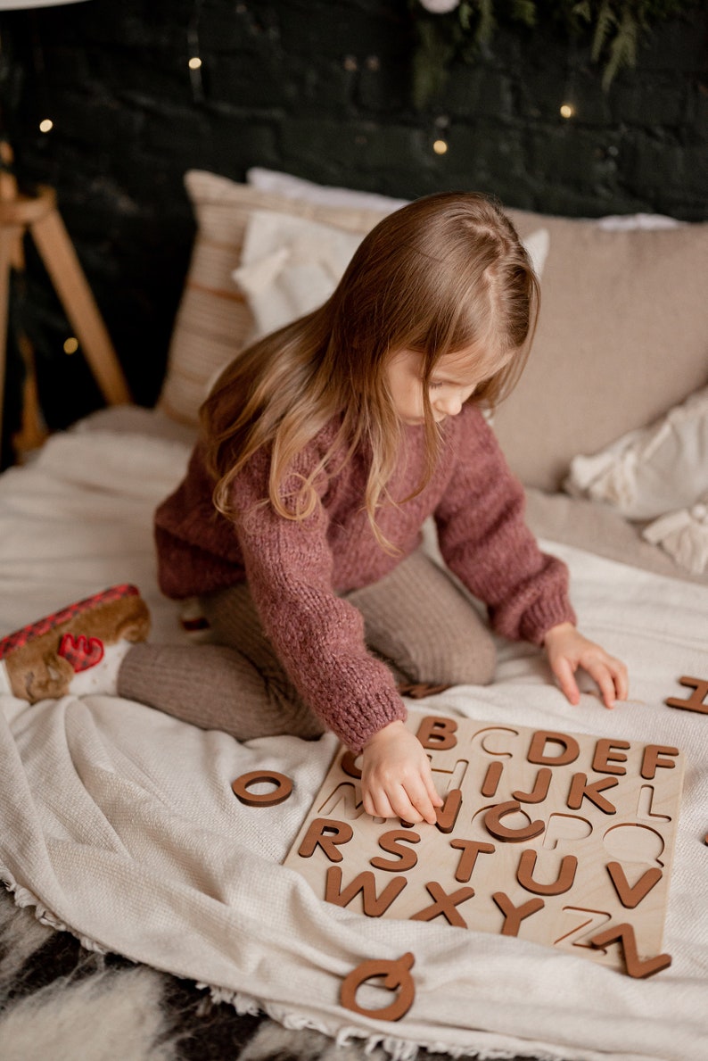 Houten ABC-puzzel: leerspeelgoed Montessori-alfabet afbeelding 4