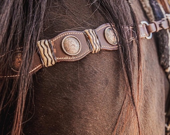 Rancher Rawhide Leather Breast Collar – Rose Gold Conchos, Western Horse Tack, Wester Breastplate