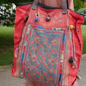 Handtaschen für Damen, Umhängetaschen für Damen, Tragetasche. Einzigartige, einmalige Tribal-Ethno-Hmong-Stickerei.