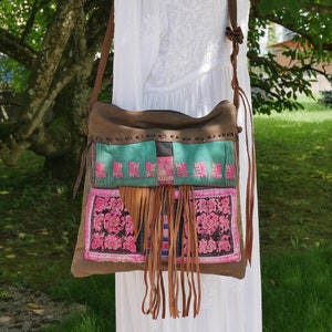 Handtaschen für Damen, Umhängetaschen für Damen, Tragetasche. Einzigartige, einmalige Tribal-Ethno-Hmong-Stickerei.