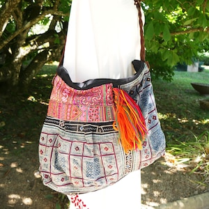 Handtaschen für Damen, Umhängetaschen für Damen, Tragetasche. Einzigartige, einmalige Tribal-Ethno-Hmong-Stickerei. Keine gebrauchte Tasche