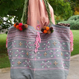 Handtaschen für Damen, Umhängetaschen für Damen, Tragetasche. Einzigartige, einmalige Tribal-Ethno-Hmong-Stickerei.