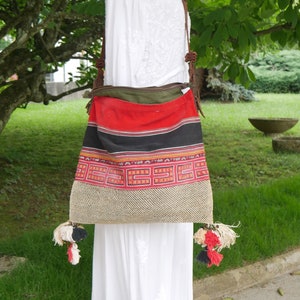Handtaschen für Damen, Umhängetaschen für Damen, Tragetasche. Einzigartige, einmalige Tribal-Ethno-Hmong-Stickerei.
