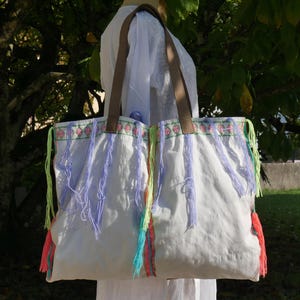 Nicht aus zweiter Hand. Handtasche für Damen, Umhängetasche, Tragetasche. Einzigartiges Einzelstück, ethnische Stammesstickerei der Karen.