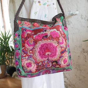 Handtaschen für Damen, Umhängetaschen für Damen, Tragetasche. Einzigartige, einmalige Tribal-Ethno-Hmong-Stickerei. Dies ist keine gebrauchte Tasche.