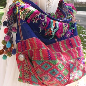 Nicht aus zweiter Hand. Handtasche für Damen, Umhängetasche, Tragetasche. Einzigartiges Einzelstück, ethnische Stammesstickerei der Karen.