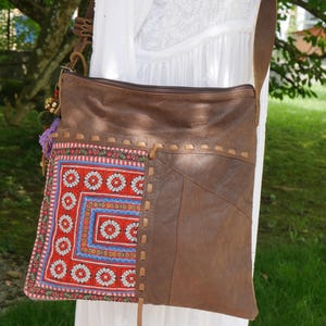Handtaschen für Damen, Umhängetaschen für Damen, Tragetasche. Einzigartige, einmalige Tribal-Ethno-Hmong-Stickerei.