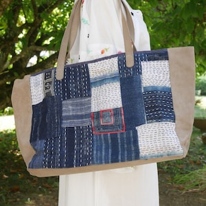 Handtaschen für Damen, Umhängetaschen für Damen, Tragetasche. Einzigartiges Einzelstück, ethnische Hmong-Stickerei.