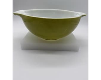 Vintage Pyrex 443 Cinderella Mixing Bowl 2.5 Qt Avocado Green 8.5" Diameter Good