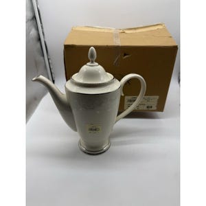 レノックス「リネンローズ」アイボリーコーヒーポット プラチナトリム 48オンス 廃盤品 新品 タグ＆箱付き