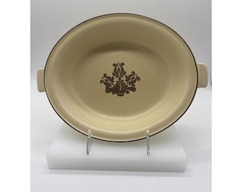 Fuente ovalada para verduras de gres Pfaltzgraff Village de 29 cm (11 1/2"). Artículo descatalogado. Muy buen estado.