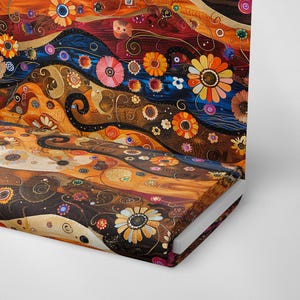Von Gustav Klimt inspirierter, floraler, digital bedruckter Polyester-Stoff mit Wabenstruktur - 140 cm Druckbereich