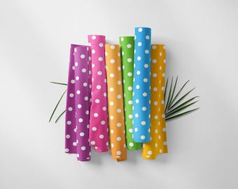 Bundel regenboogpolkadotstof: zachte polyester naaistof