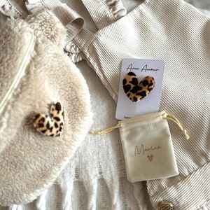 Velvet leopard heart brooch "With Love" and its personalized velvet pouch