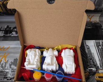 Racing Car Paint Craft Kit: Kid's Holiday Activity Box