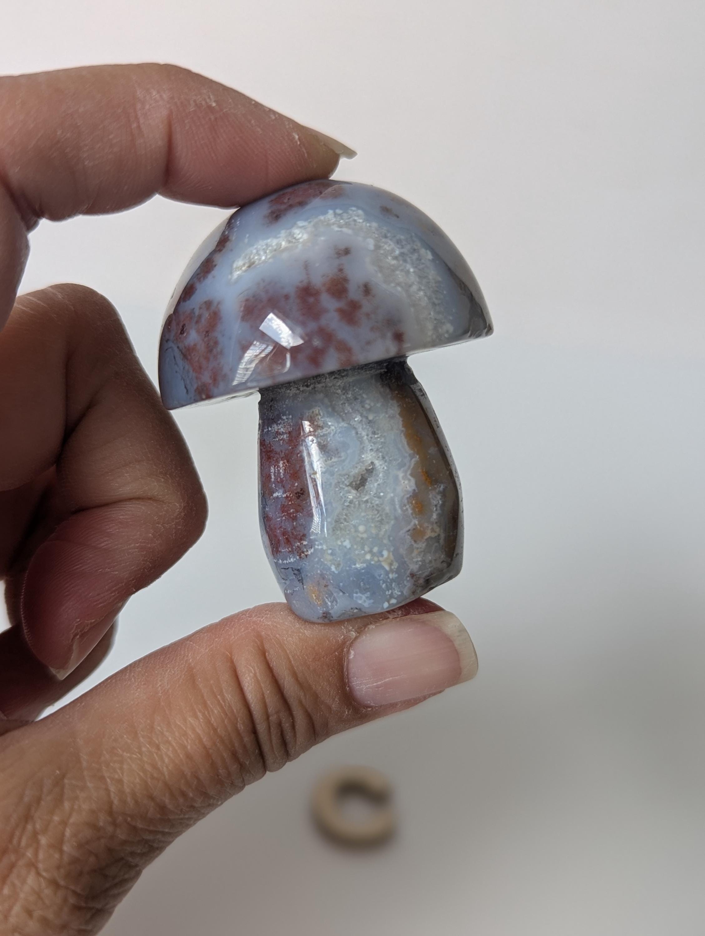 オーシャンジャスパー彫刻キノコ：心を落ち着かせるクリスタル装飾