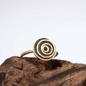 Silver Black Circles Ring , Disc Ring , dainty everyday ring , Asymmetrical Ring image 3