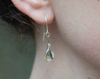 Silver Calla Lily Dangle Earrings , Dainty Flower Earrings