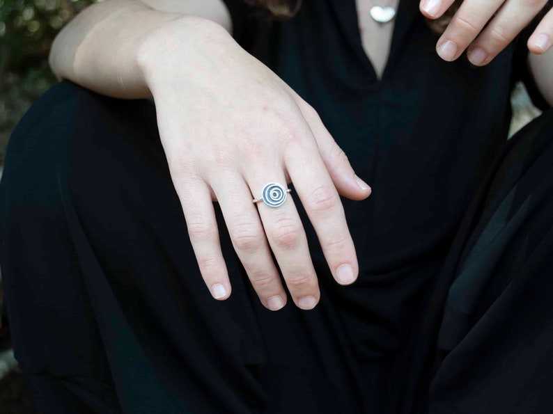 Silver Black Circles Ring , Disc Ring , dainty everyday ring , Asymmetrical Ring image 5