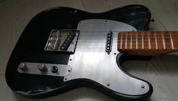 テレキャスターアルダー ボディ ピックガード付 ラッカー特殊塗装 テレキャスターアルダー ボディ ピックガード付 ラッカー特殊