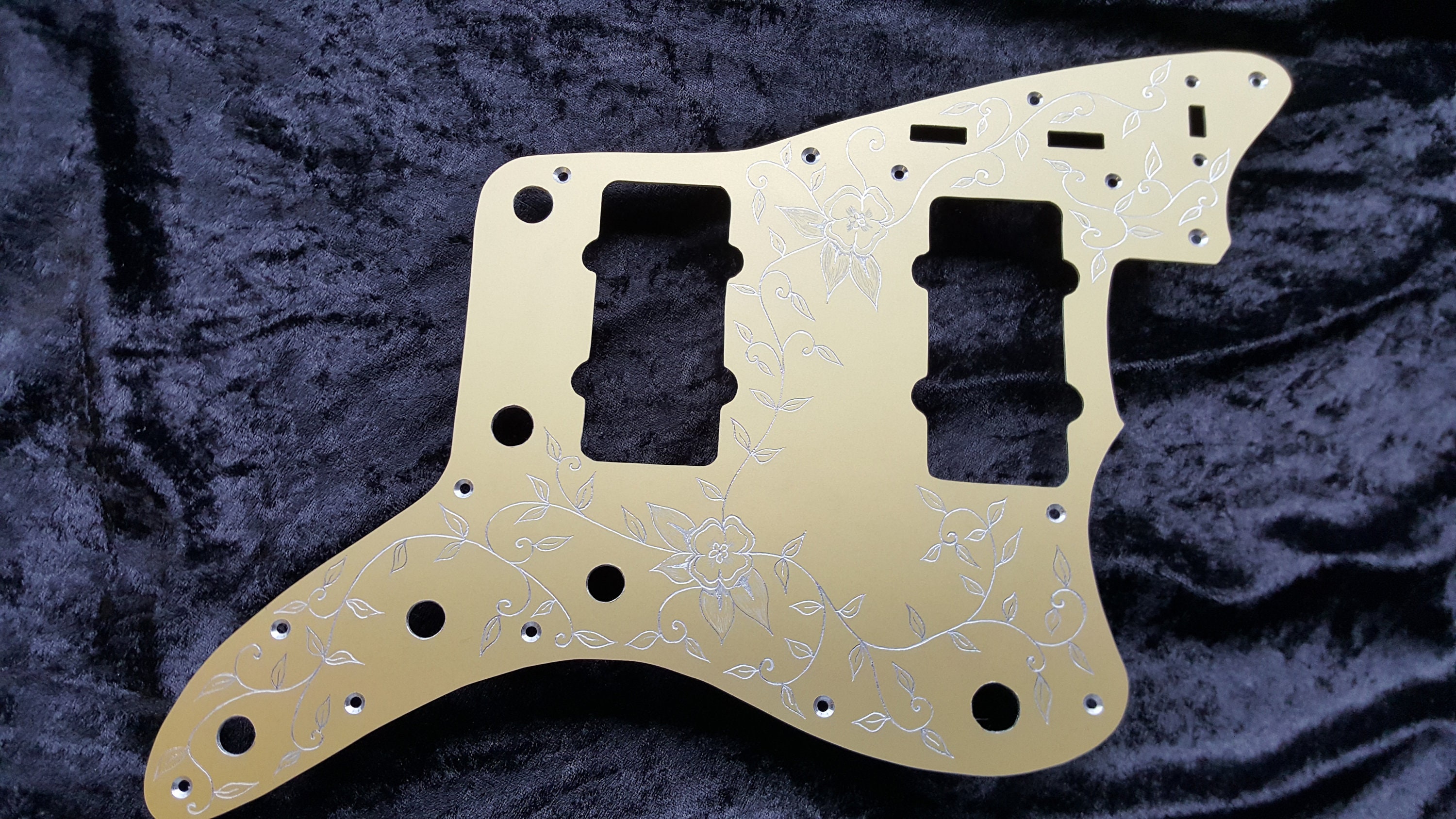 KAY 音符ピックガード Made in U.S.A Amazon.co.jp: Musiclily Pro 11