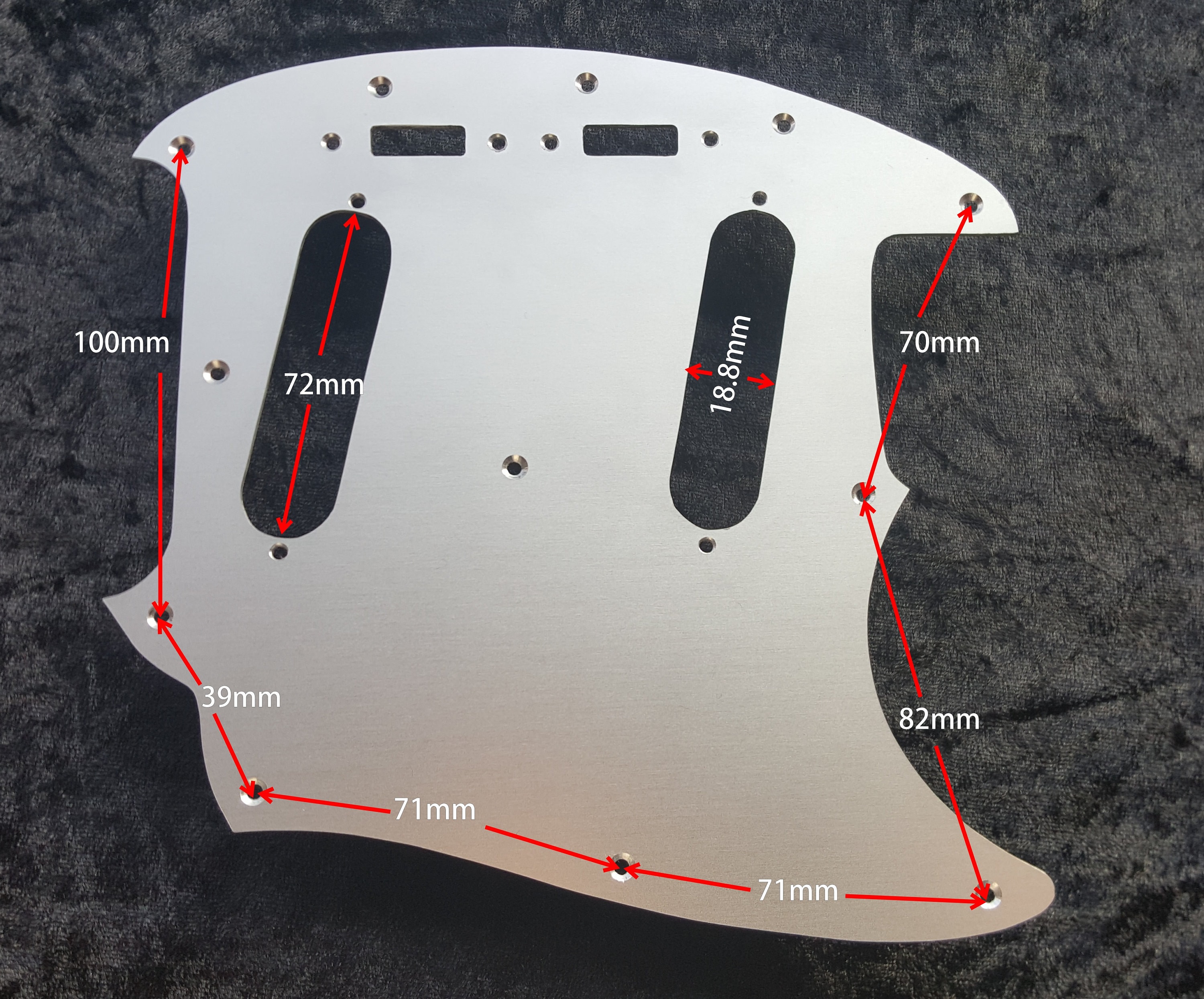 ムスタング アルミニウム ピックガード - ムスタング ギター