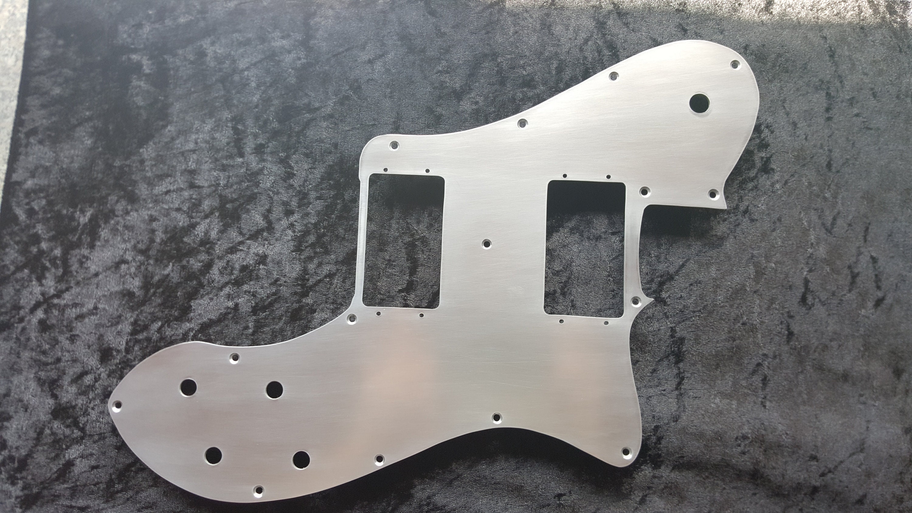 Telecaster 72 Deluxe Aluminium Pickguard in Black, Gold, Natural
