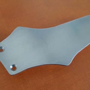 Thunderbird-bas Truss Rod-cover - gemaakt om op Epiphone-bas te passen, met de hand gevormd zwart, zilver of goud geanodiseerd aluminium