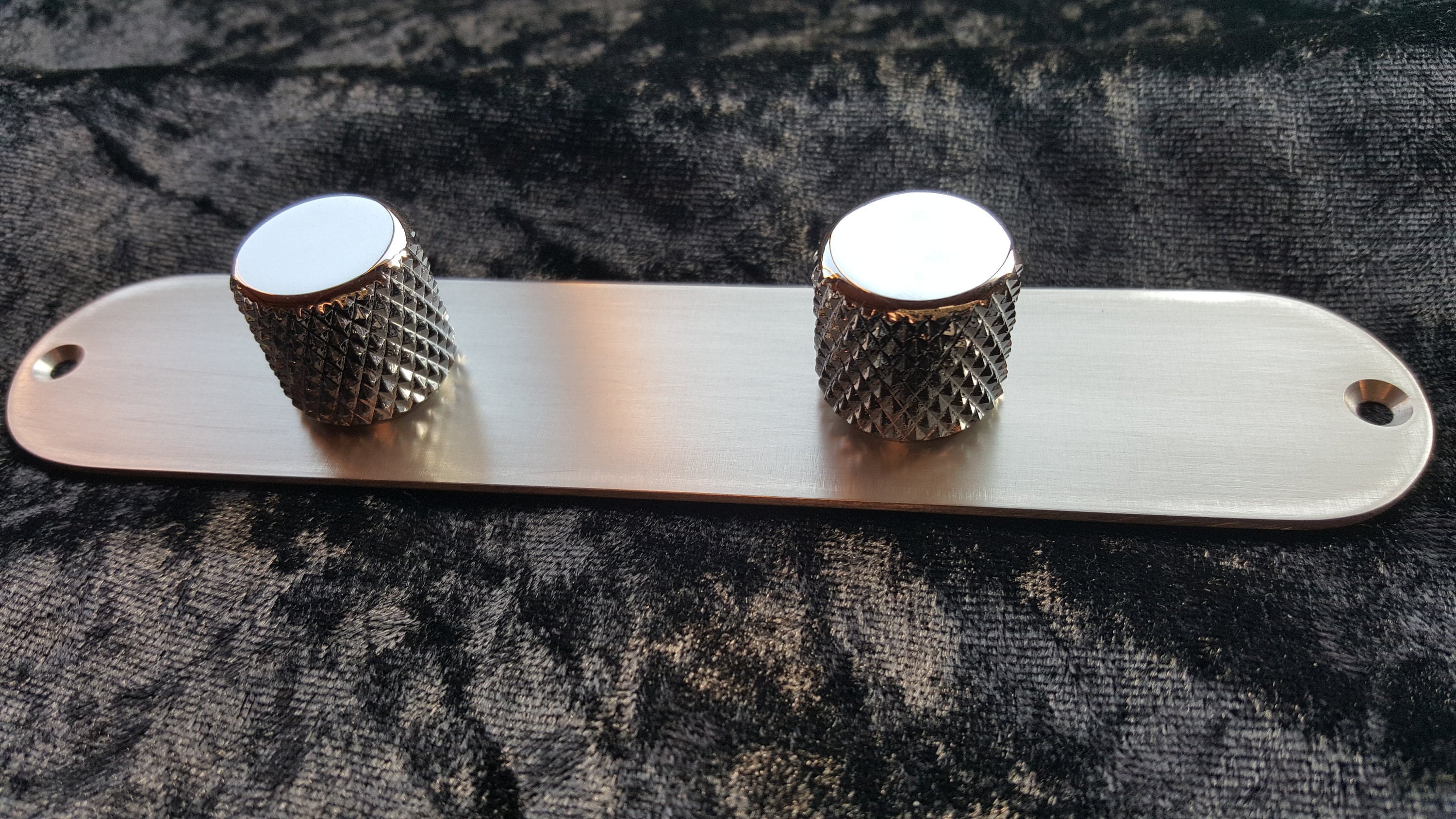 (未使用･未開封品)　Fender フェンダー パーツ TELECASTER CONTROL PLATES CHROME lok26k6 Control Plate for Telecaster® Chrome | ObsidianWire