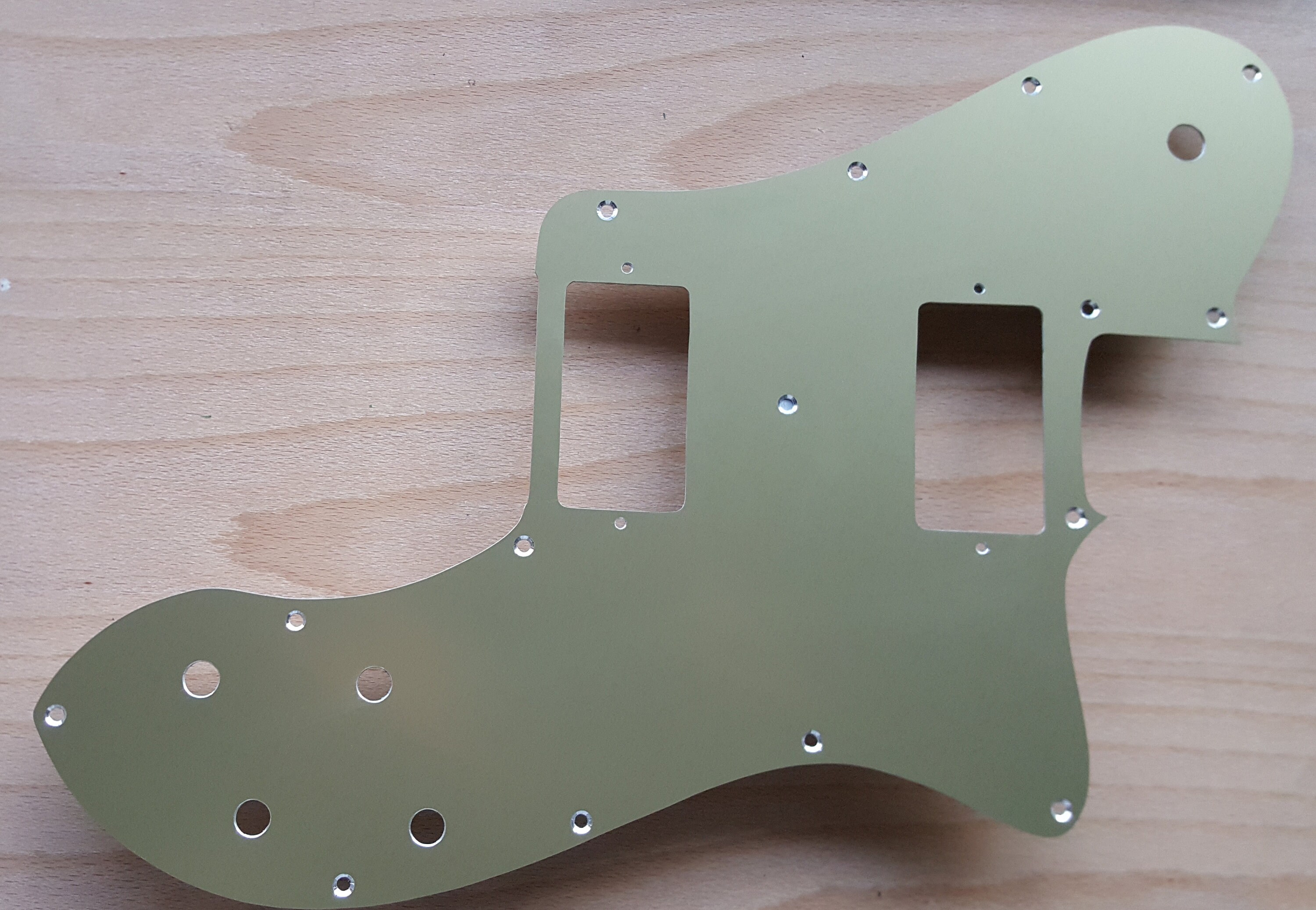Telecaster 72 Deluxe Aluminium Pickguard in Black, Gold, Natural