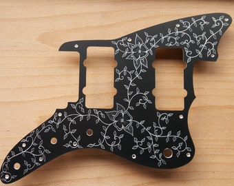 Squier Affinity Jazzmasterにフィット。ゴールドの手彫りピックガード、ブラックアルマイト加工アルミニウム、完全ハンドメイド