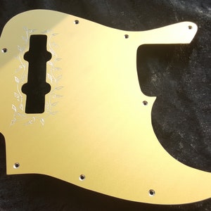 Engraved Jazz Bass Pickguard in gold anodised aluminium fits FENDER USA/MIM Jazz Bass
