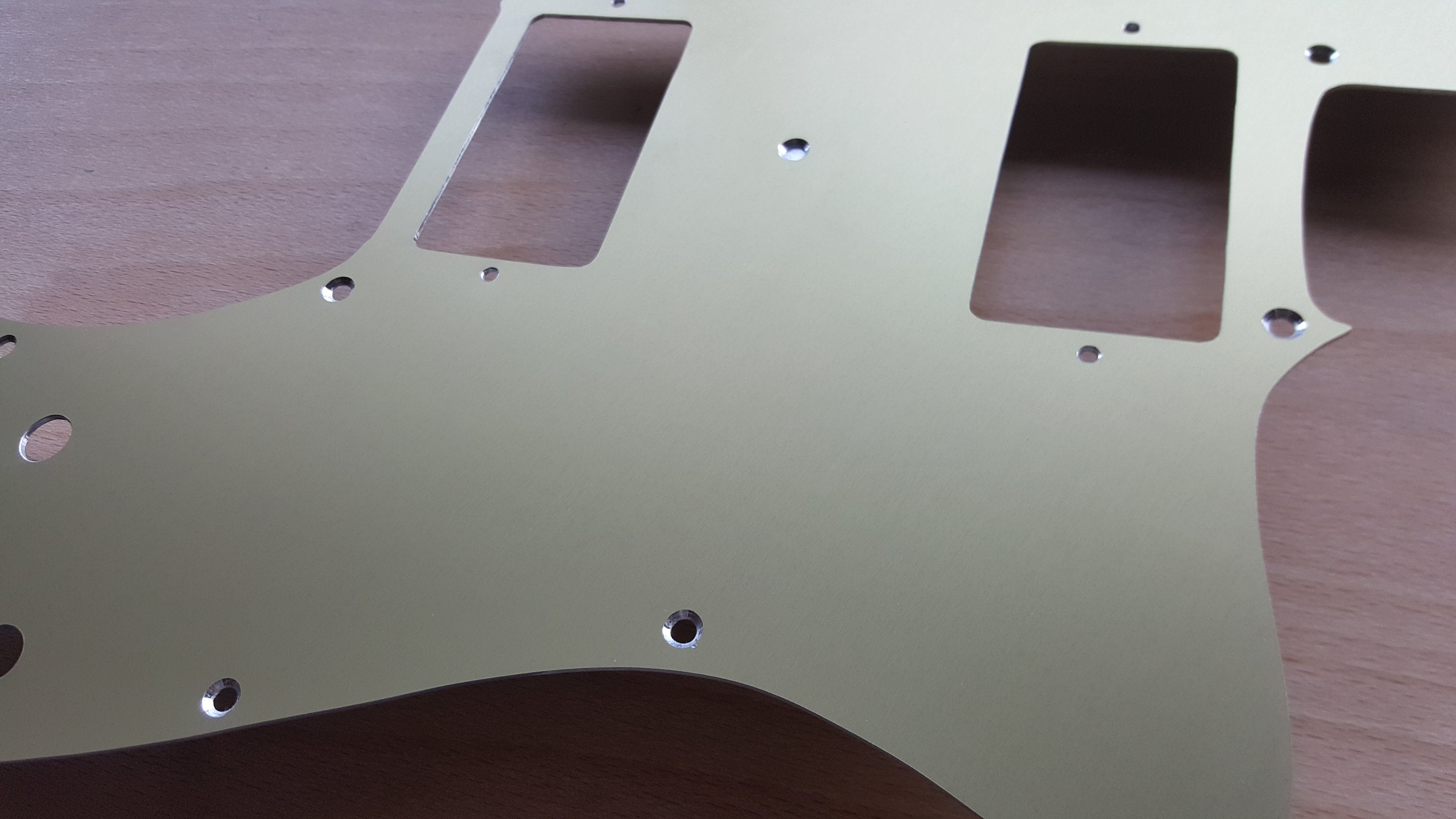 Telecaster 72 Deluxe Aluminium Pickguard in Black, Gold, Natural