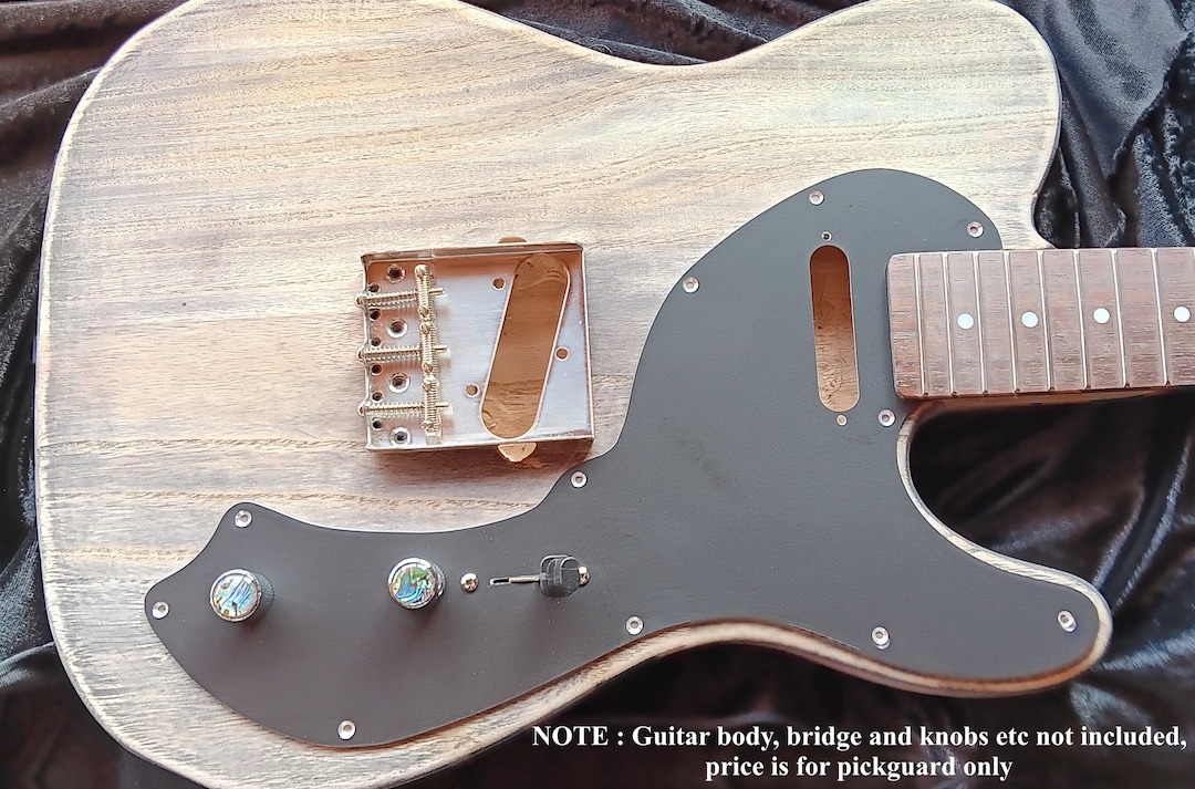 テレキャスターのカスタムシェイプピックガード、ブラック、ゴールド