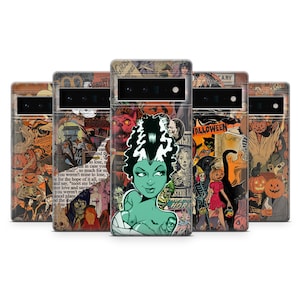 Puede incluir: Un conjunto de cinco fundas transparentes para teléfono con temática de Halloween. Cada funda presenta un collage de imágenes vintage de Halloween, incluyendo calabazas, fantasmas y monstruos. La funda del centro presenta un monstruo verde con cabello negro y un vendaje en el brazo.