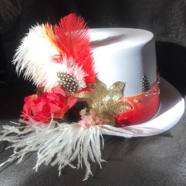 Chapeau haut de forme Steampunk pour femme plumes et fleurs