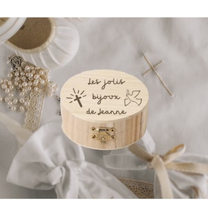 Boîte à Bijoux Enfant en Bois Gravé Personnalisé baptême : Un Trésor Unique pour Votre Petit Trésor