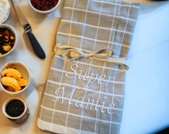 Personalized kitchen towel / Embroidered